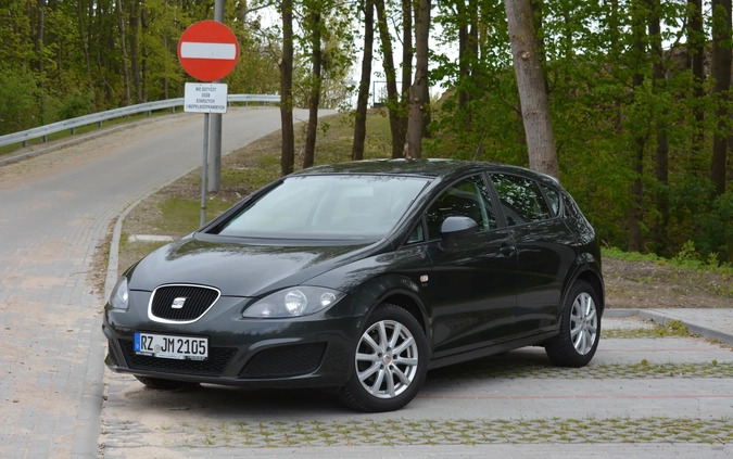 Seat Leon cena 22900 przebieg: 178400, rok produkcji 2010 z Dzierzgoń małe 352